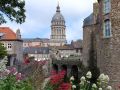 Boulogne-sur-Mer an der C&ocirc;te d&rsquo;Opale - der Blick vom Ch&acirc;teau d&rsquo;Aumont auf die Kuppel der Kirche Notre-Dame