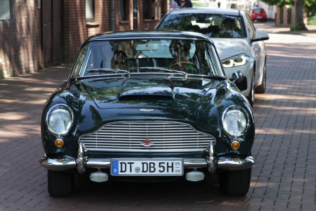 Aston Martin DB 5, Bauzeit 1963 bis 1965 - 4,0-Liter-Reihensechszylinder, 286 PS - das berühmteste James-Bond-Auto aller Zeiten