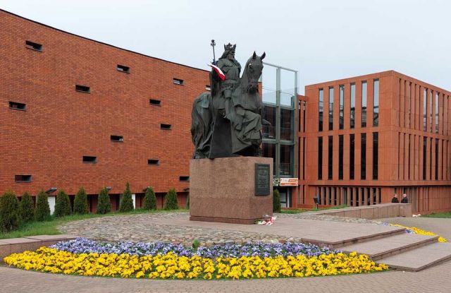 Bydgoszcz, Bromberg - Denkmal des polnischen Königs Kasimir der Große Bydgoszcz, Bromberg - Denkmal des polnischen Königs Kasimir der Große