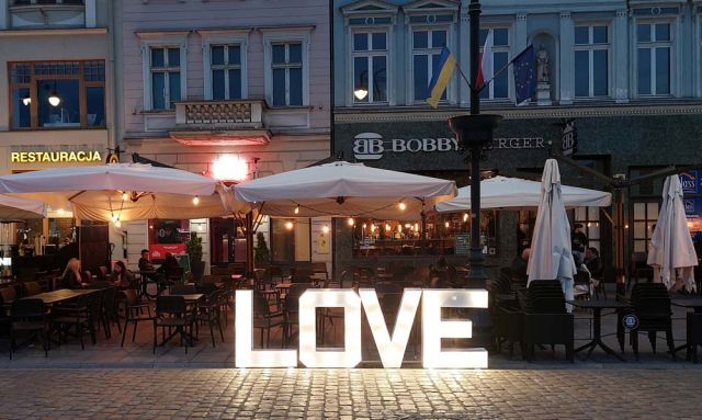 Bydgoszcz, Bromberg zur Blauen Stunde - Restaurants auf dem Stary Rynek, dem alten Marktplatz Bydgoszcz, Bromberg zur Blauen Stunde - Restaurants auf dem Stary Rynek, dem alten Marktplatz