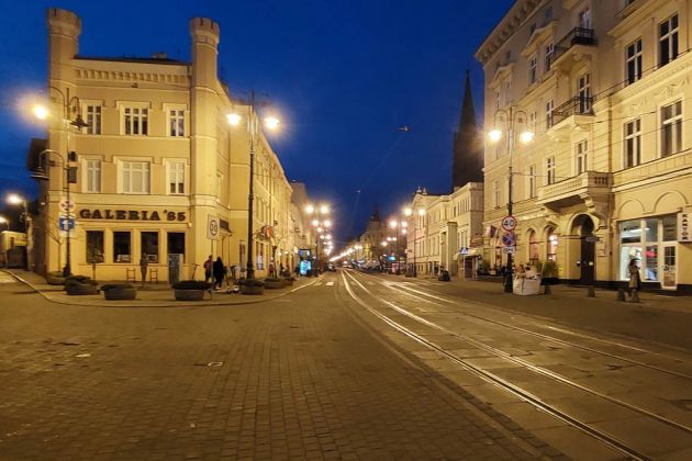 Bydgoszcz, Bromberg zur Blauen Stunde - die ul. Gdańska, eine der Hauptstrassen im Zentrum Bydgoszcz, Bromberg zur Blauen Stunde - die ul. Gdańska, eine der Hauptstrassen im Zentrum