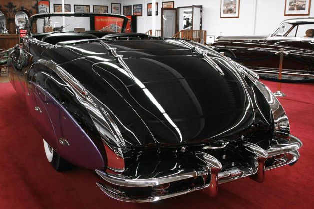 Cadillac Series 62 Saoutchik 3-Position Convertible Coupe, Baujahr 1948 - die Heckansicht Cadillac Series 62 Saoutchik 3-Position Convertible Coupe, Baujahr 1948 - die Heckansicht