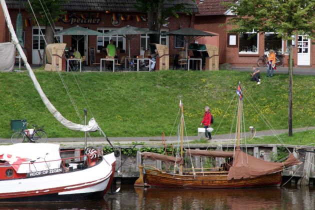 Historische Segler im Museumshafen von Carolinensiel in Ostfriesland Historische Segler im Museumshafen von Carolinensiel in Ostfriesland