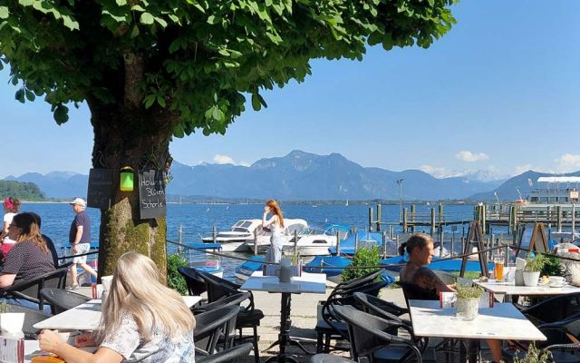 Rund um den Chiemsee - ein Biergarten in Prien-Stock mit See- und Alpenblick Rund um den Chiemsee - ein Biergarten in Prien-Stock mit See- und Alpenblick