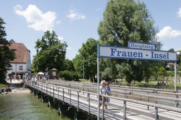 Frauenchiemsee, die Fraueninsel im Chiemsee - der Anleger der Chiemsee-Schifffahrt Frauenchiemsee, die Fraueninsel im Chiemsee - der Anleger der Chiemsee-Schifffahrt