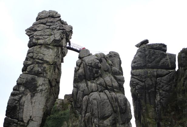 Treppenfelsen und Turmfels der Externsteine im Teutoburger Wald Treppenfelsen und Turmfels der Externsteine im Teutoburger Wald