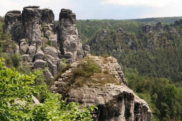 Elbsandsteingebirge - die Bastei in der Sächsischen Schweiz, die Fels-Formation 'Kleine Gans'