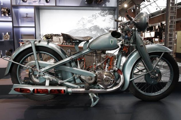 DKW SB 500, Baujahr 1937 - ein Teilschnitt im Industriemuseum Chemnitz DKW SB 500, Baujahr 1937 - ein Teilschnitt im Industriemuseum Chemnitz