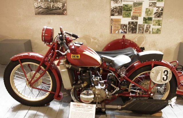 DKW Super-Sport, Baujahr 1929 - 600 ccm, 22 PS, 130 kmh - Fahrzeugmuseum Chemnitz DKW Super-Sport, Baujahr 1929 - 600 ccm, 22 PS, 130 kmh - Fahrzeugmuseum Chemnitz