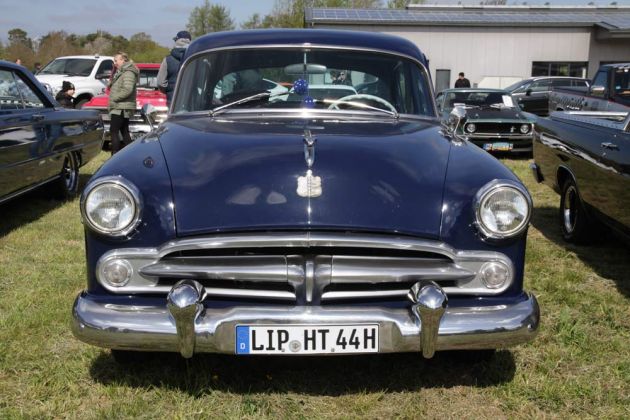 Dodge Meadowbrook, Bauzeit 1949 bis 1954 - 4-Door Full-Size Sedan, 3.769 ccm Reihensechszylinder-Motor, seitengesteuert, 103 SAE-PS bei 3600 U//min Dodge Meadowbrook, Bauzeit 1949 bis 1954 - 4-Door Full-Size Sedan, 3.769 ccm Reihensechszylinder-Motor, seitengesteuert, 103 SAE-PS bei 3600 U//min