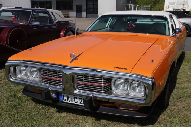 Dodge Charger SE 2-door Coupé mit 'Louvered Windows' und Vinyldach - Modelljahr 1974, dritte Charger Generation Dodge Charger SE 2-door Coupé mit 'Louvered Windows' und Vinyldach - Modelljahr 1974, dritte Charger Generation