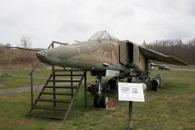Luftfahrtmuseum Finowfurt - Mikojan-Gurewitsch MiG-23 BN, einstrahliges Kampfflugzeug, Bauzeit 1967 bis 1985 Luftfahrtmuseum Finowfurt - Mikojan-Gurewitsch MiG-23 BN, einstrahliges Kampfflugzeug, Bauzeit 1967 bis 1985