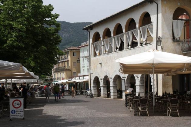 Lungo Lago Regina Adelaide - die Promenade am Seeufer von Garda Lungo Lago Regina Adelaide - die Promenade am Seeufer von Garda
