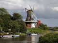 Greetsiel-Krummhörn - die Greetsieler Zwillingsmühlen am Alten Greetsieler Sieltief
