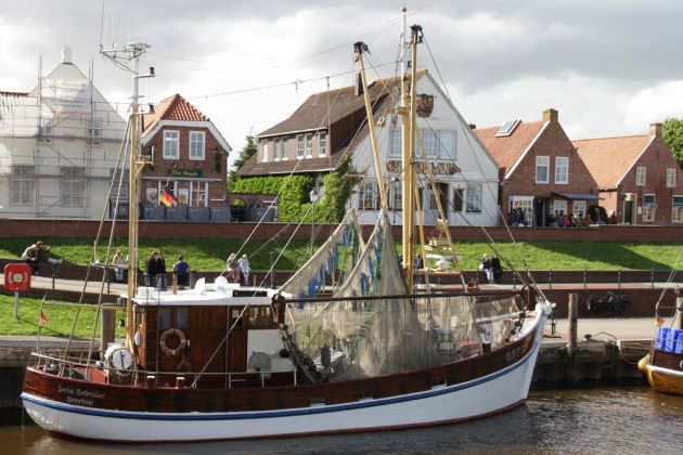 Greetsiel-Krummhörn - Kutter im Greetsieler Fischereihafen Greetsiel-Krummhörn - Kutter im Greetsieler Fischereihafen