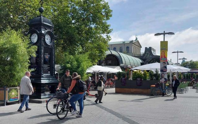 Landeshauptstadt Hannover - das Kröpcke mit der Kröpcke-Uhr, dem Cafè Kröpcke und dem Opernhaus Landeshauptstadt Hannover - das Kröpcke mit der Kröpcke-Uhr, dem Cafè Kröpcke und dem Opernhaus