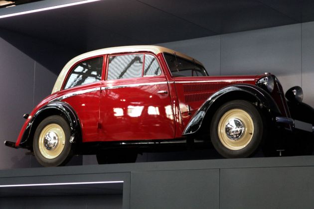 DKW F 8 Meisterklasse, Baujahr 1939 - ein Lizenzbau der Schweizer Firma Holka AG - Industriemuseum Chemnitz DKW F 8 Meisterklasse, Baujahr 1939 - ein Lizenzbau der Schweizer Firma Holka AG - Industriemuseum Chemnitz