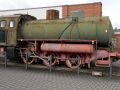 Die Dampfspeicher-Lokomotive FLC Bauart Meiningen 03198/1988 steht auf dem Hof des Industriemuseums Chemnitz