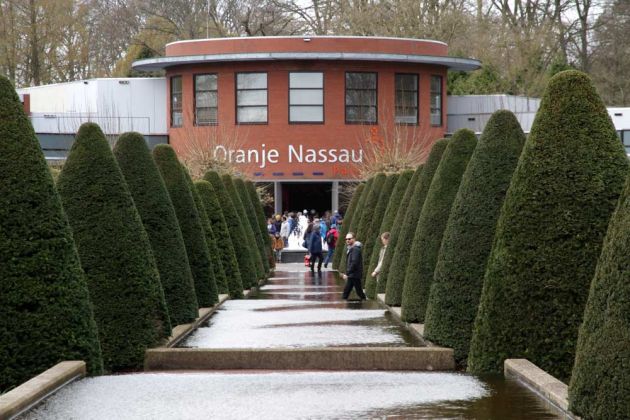 Der Keukenhof in Lisse nahe Amsterdam, ein Tulpen-Paradies - der Pavillon Oranje Nassau Der Keukenhof in Lisse nahe Amsterdam, ein Tulpen-Paradies - der Pavillon Oranje Nassau