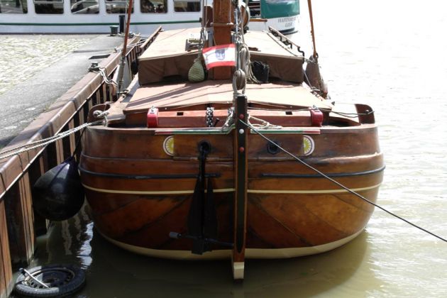 Leer in Ostfriesland, der Museumshafen an der Leda - die Mutte 'Altje von Südgeorgsfehn', ein Nachbau von 1992 Leer in Ostfriesland, der Museumshafen an der Leda - die Mutte 'Altje von Südgeorgsfehn', ein Nachbau von 1992