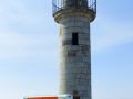 Der Leuchtturm von Cancale an der Côte d’Émeraude - der 12 Meter hohe Phare de la Houle des Baujahres 1863 an der Cale de la Fenêtre
