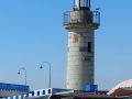 Der Leuchtturm von Cancale an der Côte d’Émeraude - der 12 Meter hohe Phare de la Houle hinter dem bekannten Austernmarkt von Cancale