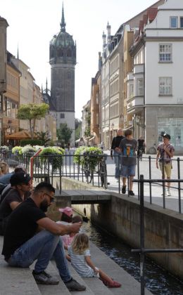 Lutherstadt Wittenberg an der Elbe - der Trahjunsche Bach am historischen Marktplatz Lutherstadt Wittenberg an der Elbe - der Trahjunsche Bach am historischen Marktplatz