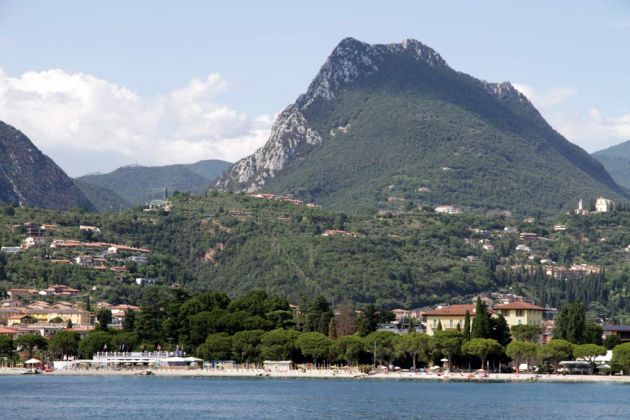 Toscolano-Maderno an der Riviera Bresciana des Gardasees - Lago di Garda Toscolano-Maderno an der Riviera Bresciana des Gardasees - Lago di Garda