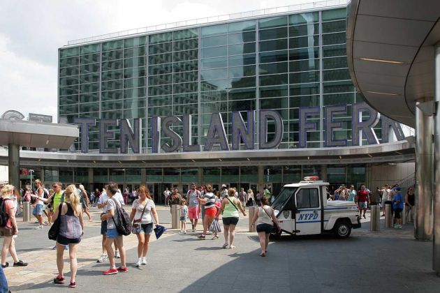 Das Terminal der Staten Island Ferry an der Südspitze Manhattans - Financial District Manhattan, New York City