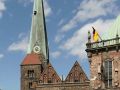  Hansestadt Bremen, der Marktplatz - die Kirche Unser Lieben Frauen neben dem Rathaus
