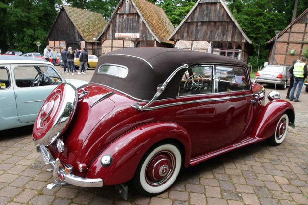Mercedes Benz 170 S Cabriolet B mit je zwei Seitenfenstern und vier Sitzen - Baureihe W 136 IV, Bauzeit 1949 bis 1951 - Vierzylinder-Reihenmotor 1.767 ccm, 52 PS Mercedes Benz 170 S Cabriolet B mit je zwei Seitenfenstern und vier Sitzen - Baureihe W 136 IV, Bauzeit 1949 bis 1951 - Vierzylinder-Reihenmotor 1.767 ccm, 52 PS