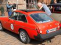 Die Heckansicht eines MG GT V 8 Coupés der Bauzeit 1973 bis 1976 mit Kunststoff-Stoßstangen - 3.528 ccm Rover V 8 Motor, 137 bhp bei 5.000 U/min