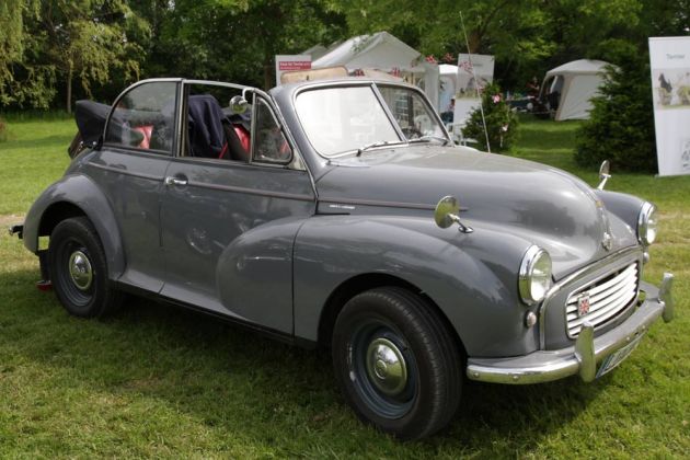 Die Cabrio-Limousine des Morris Minor Series II, Convertible genannt, der Baujahre 1952 bis 1956. Die Cabrio-Limousine des Morris Minor Series II, Convertible genannt, der Baujahre 1952 bis 1956.