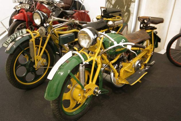 Böhmerland Volksmodell, Baujahr 1928 - 350 ccm Einzylinder-Zweitaktmotor, 8,9 PS, 100 kmh - Motorradmuseum Schloss Augustusburg Böhmerland Volksmodell, Baujahr 1928 - 350 ccm Einzylinder-Zweitaktmotor, 8,9 PS, 100 kmh - Motorradmuseum Schloss Augustusburg