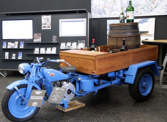 Ein Moto Guzzi Lasten-Dreirad vom Typ 'Ercole', Bauzeit 1946 bis 1980 - luftgekühlter Einzylinder-Viertaktmotor, 498,4 ccm, 17, 8 PS - Top Mountain Motorcycle Museum Ein Moto Guzzi Lasten-Dreirad vom Typ 'Ercole', Bauzeit 1946 bis 1980 - luftgekühlter Einzylinder-Viertaktmotor, 498,4 ccm, 17, 8 PS - Top Mountain Motorcycle Museum