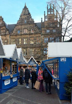 Münster in Westfalen im Zentrum des Münsterlands - der Weihnachtsmarkt auf dem Syndikatplatz an der St. Lamberti Kirche Münster in Westfalen im Zentrum des Münsterlands - der Weihnachtsmarkt auf dem Syndikatplatz an der St. Lamberti Kirche