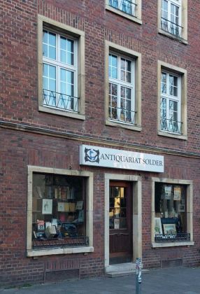 Münster im Zentrum des Münsterlands - das Antiquariat an der Frauenstrasse, bekannt durch die TV-Serie 'Wilsberg' Münster im Zentrum des Münsterlands - das Antiquariat an der Frauenstrasse, bekannt durch die TV-Serie 'Wilsberg'