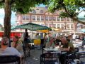 Neustadt an der Weinstrasse - der Marktplatz mit dem historischen Rathaus im Barockstil, erbaut 1729