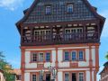 Das Scheffelhaus in Neustadt an der Weinstraße, ein historisches Renaissance-Fachwerkhaus aus dem Jahr 1580 