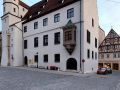 Nördlingen im Nördlinger Ries - das historische Rathaus, das 'Steinhaus' aus dem 13. Jahrhundert