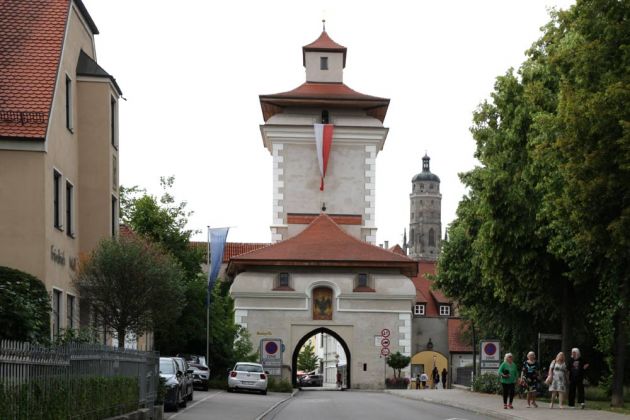 das Reimlinger Tor aus dem 14. Jahrhundert das Reimlinger Tor aus dem 14. Jahrhundert