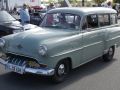 Ein Opel Olympia Rekord CarAvan des Baujahres 1953 mit seinem markanten Haifischmal-Grill