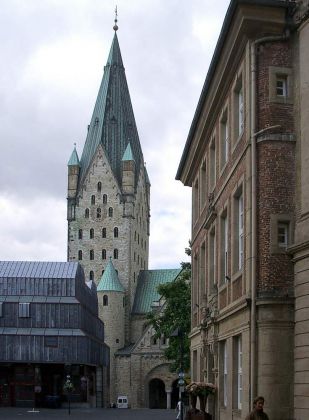 Paderborn in Ostwestfalen-Lippe - der Hohe Dom St. Maria, St. Liborius, St. Kilian Paderborn in Ostwestfalen-Lippe - der Hohe Dom St. Maria, St. Liborius, St. Kilian