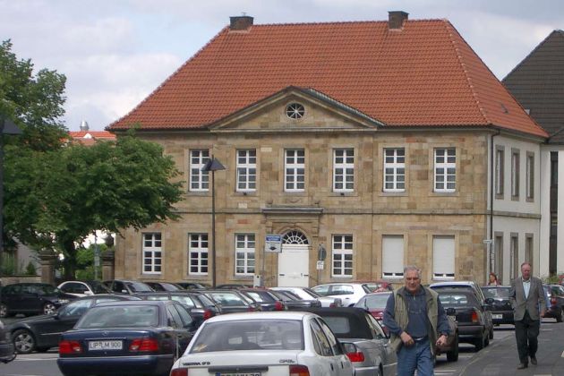 Paderborn in Ostwestfalen-Lippe - ein historisches Gebäude am Domplatz Paderborn in Ostwestfalen-Lippe - ein historisches Gebäude am Domplatz