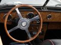 Panther Kallista 2.8 L, Bauzeit 1983 bis 1988 - das Vierspeichen-Holzlenkrad und das h&ouml;lzerne Armaturenbrett mit Rundinstrumenten