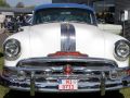 Die Front des Pontiac Chieftain DeLuxe des Modelljahres 1953 &ndash; Open House Party, Classic Car Ranch, Raddestorf