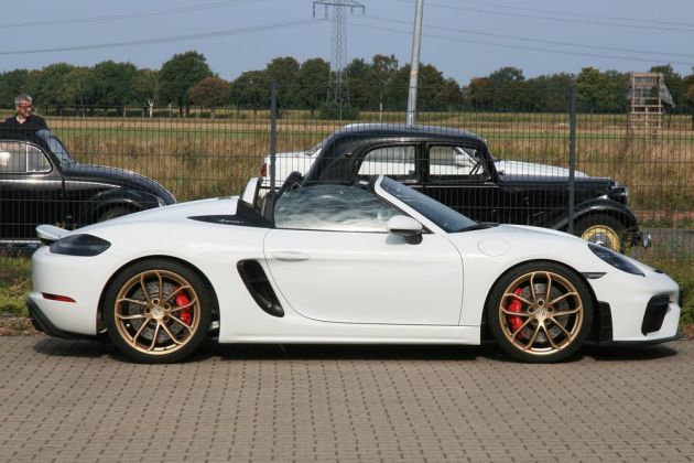 Porsche 718 Boxster Spider, Bauzeit ab 2016 - 4,0 Liter Sechszylinder-Boxer-Saugmotor, 420 PS bei 8.000 U/min, Maximales Drehmoment 420 Nm bei 5.000 U/min Porsche 718 Boxster Spider, Bauzeit ab 2016 - 4,0 Liter Sechszylinder-Boxer-Saugmotor, 420 PS bei 8.000 U/min, Maximales Drehmoment 420 Nm bei 5.000 U/min
