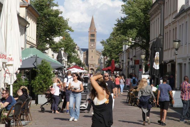 Potsdams einzige Fussgängerzone, die Flaniermeile Brandenburger Strasse, auch Boulevard oder Broadway genannt Potsdams einzige Fussgängerzone, die Flaniermeile Brandenburger Strasse, auch Boulevard oder Broadway genannt