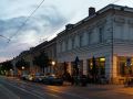 Potsdam - die Charlottenstrasse im Zwielicht der Blauen Stunde
