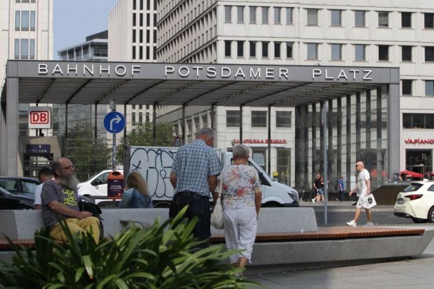 Der Potsdamer Platz in Berlin - der Bahnhof für U-, S- und Regionalbahnen Der Potsdamer Platz in Berlin - der Bahnhof für U-, S- und Regionalbahnen